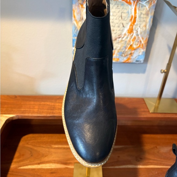 Adam Tucker Leather Chelsea Booties 8 Black Comfort Minimalist Casual Work - Picture 2 of 4